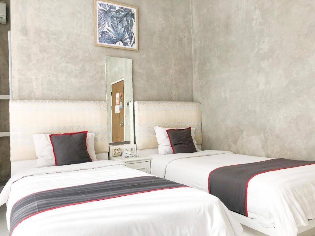 Collection O 31 The Batik Bed And Coffee Bandung Hotel Exterior photo